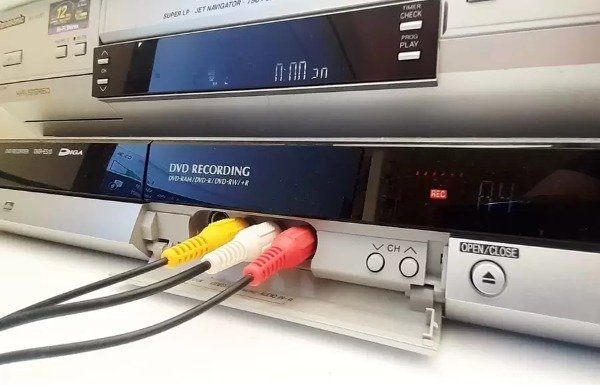 Podłącz VHS i komputer