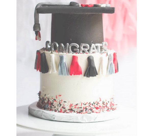 Ideas para pasteles de graduación en negro y rojo