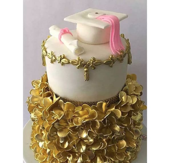 Ideas para pasteles de graduación en blanco y dorado