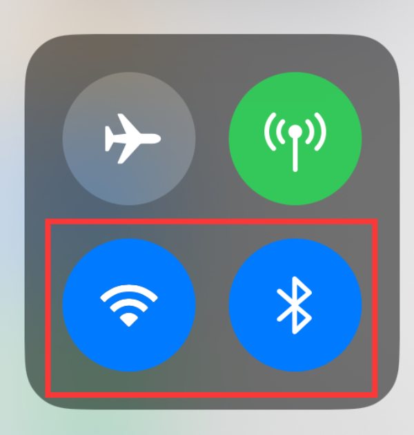 Aktywuj Bluetooth i Wi-Fi, aby rozwiązać problem AirDrop „No People Found”.