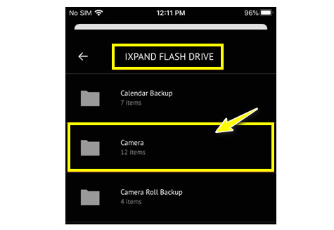Sluit de flashdrive aan op de iPhone